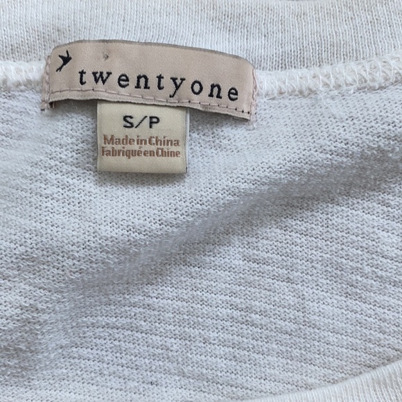 Twenty One Sweatshirt - Picture 2 of 4